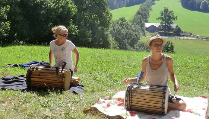 trommeln in den bergen